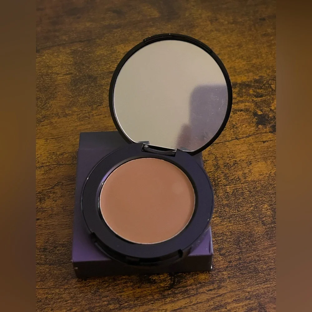 LOWER EAST SIDE Cream Bronzer & Contour Compact in Tan/Brown
